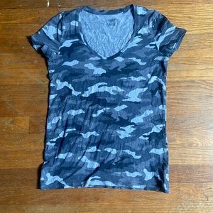 Gray camo VS t-shirt